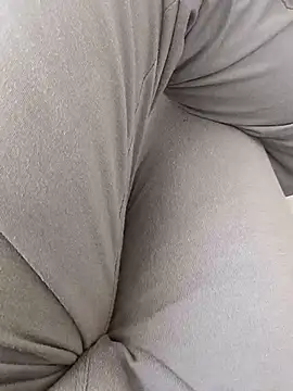 Snapshot of You_are__mine_ chatting on 11/16/25, 04:29 You are mine online show from 11/16/25, 04:29