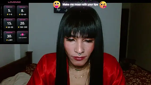 carolinemiller7 online show from 12/17/24, 08:12