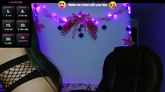 carolinemiller7 online show from 12/21/24, 07:13