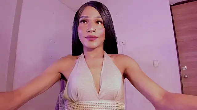 carolinemiller7 online show from 12/23/25, 04:43