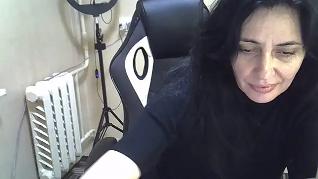 Snapshot of NkPulse chatting on 10/26/25, 08:59 NkPulse online show from 10/26/25, 08:59