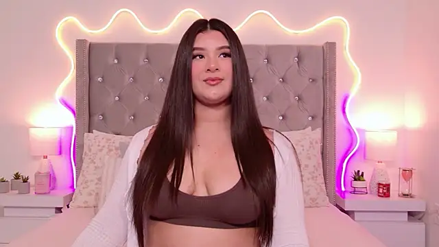 JuliaSUMMERS2022 online show from 02/08/26, 10:02