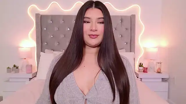 JuliaSUMMERS2022 online show from 03/31/26, 10:32