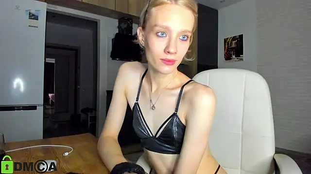 Snapshot of _Alice_Kitty chatting on 11/21/25, 10:14 Alice Kitty online show from 11/21/25, 10:14