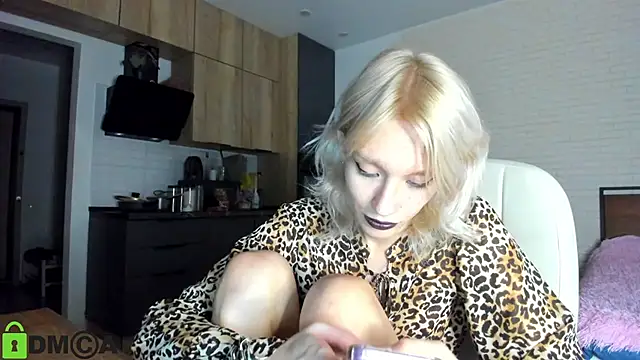 Snapshot of _Alice_Kitty chatting on 11/24/25, 08:58 Alice Kitty online show from 11/24/25, 08:58