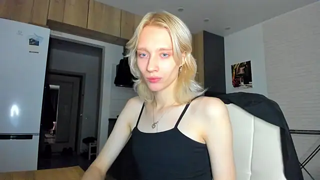 Snapshot of _Alice_Kitty chatting on 12/01/25, 06:35 Alice Kitty online show from 12/01/25, 06:35