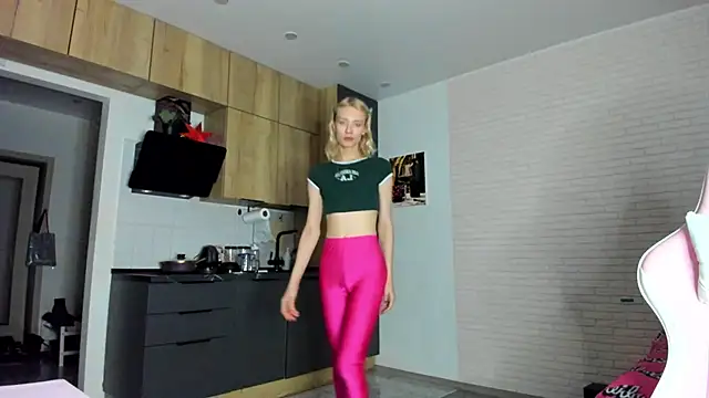 Snapshot of _Alice_Kitty chatting on 01/12/26, 04:45 Alice Kitty online show from 01/12/26, 04:45