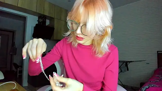 Snapshot of _Alice_Kitty chatting on 02/19/26, 03:41 Alice Kitty online show from 02/19/26, 03:41