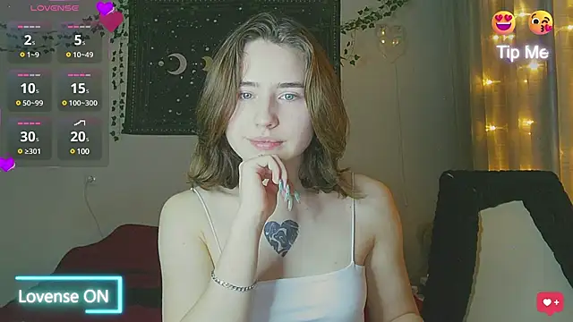 Snapshot of Aurora_workerr chatting on 12/25/24, 11:22 Aurora workerr online show from 12/25/24, 11:22