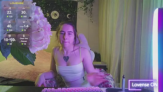 Snapshot of Aurora_workerr chatting on 11/03/25, 10:16 Aurora workerr online show from 11/03/25, 10:16