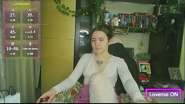 Snapshot of Aurora_workerr chatting on 05/02/26, 04:12 Aurora workerr online show from 05/02/26, 04:12