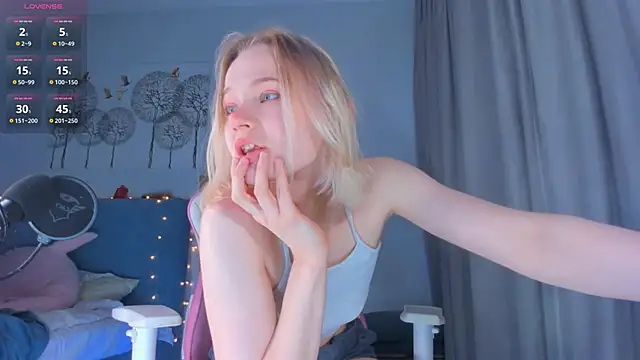 JennyWoody online show from 03/19/25, 04:02