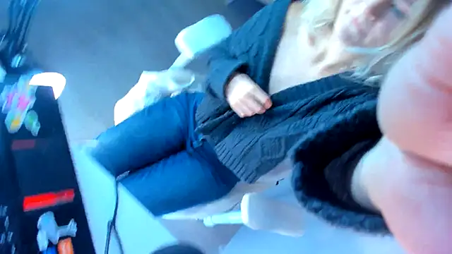 JennyWoody online show from 09/21/25, 04:52