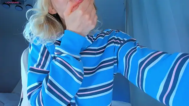 JennyWoody online show from 10/02/25, 04:14