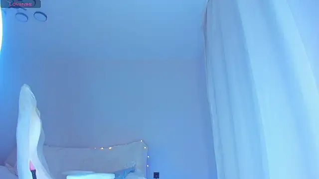 JennyWoody online show from 10/31/25, 02:23