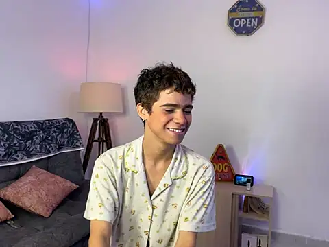 Snapshot of MyLatinHotBoys chatting on 01/05/25, 08:31 MyLatinHotBoys online show from 01/05/25, 08:31