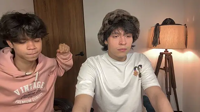 Snapshot of MyLatinHotBoys chatting on 04/12/26, 09:42 MyLatinHotBoys online show from 04/12/26, 09:42