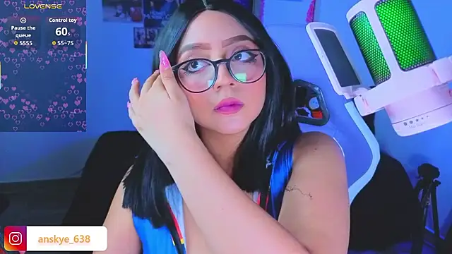 Snapshot of AnngelaSkye chatting on 02/08/26, 06:39 AnngelaSkye online show from 02/08/26, 06:39