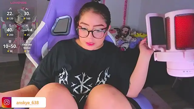 Snapshot of AnngelaSkye chatting on 04/10/26, 07:35 AnngelaSkye online show from 04/10/26, 07:35