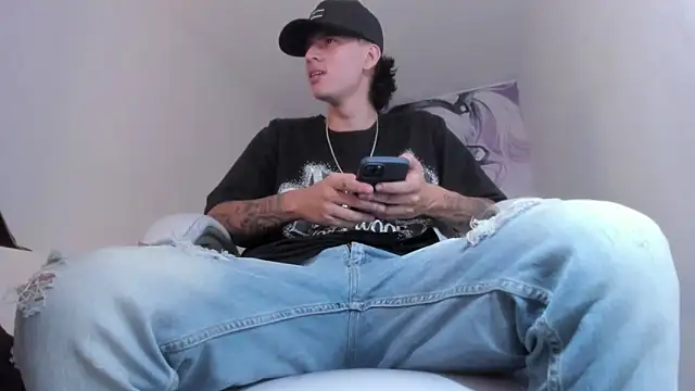 Snapshot of FrannBoy chatting on 03/18/26, 04:15 FrannBoy online show from 03/18/26, 04:15