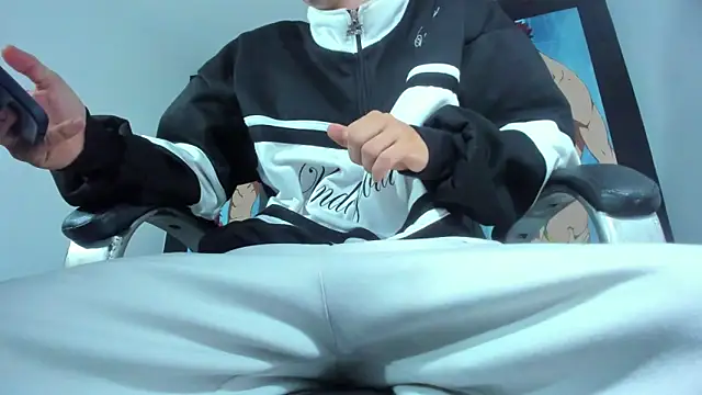 Snapshot of FrannBoy chatting on 04/11/26, 07:56 FrannBoy online show from 04/11/26, 07:56