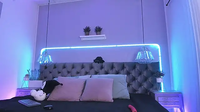 Naomii Soto online show from 12/06/24, 04:17