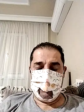 Snapshot of milf_hunter_35 chatting on 05/01/26, 12:37 milf hunter 35 online show from 05/01/26, 12:37