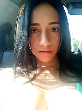 Snapshot of UrNewFantasy chatting on 01/04/25, 02:56 UrNewFantasy online show from 01/04/25, 02:56