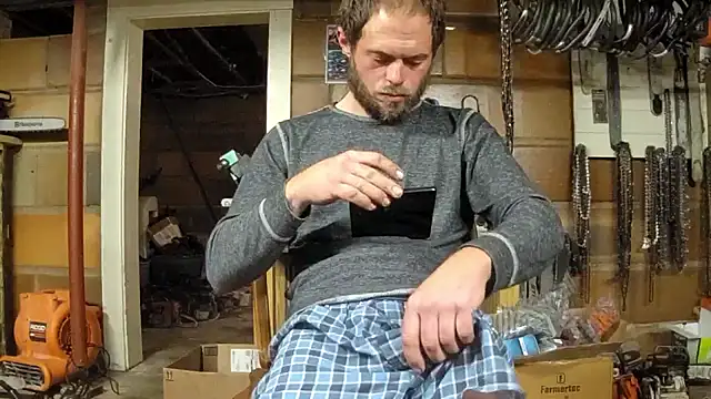 Snapshot of Bigoleslong98765 chatting on 11/19/25, 06:46 Bigoleslong98765 online show from 11/19/25, 06:46