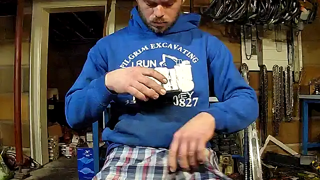 Snapshot of Bigoleslong98765 chatting on 02/18/26, 06:15 Bigoleslong98765 online show from 02/18/26, 06:15