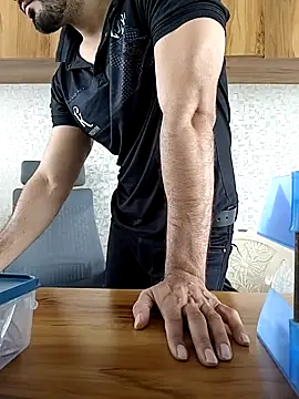 Snapshot of indianguy89 chatting on 04/04/26, 05:49 indianguy89 online show from 04/04/26, 05:49