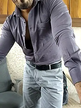 Snapshot of indianguy89 chatting on 04/15/26, 06:20 indianguy89 online show from 04/15/26, 06:20