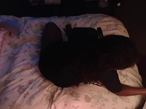 Snapshot of EbonyFetishQueen chatting on 02/14/25, 07:28 EbonyFetishQueen online show from 02/14/25, 07:28