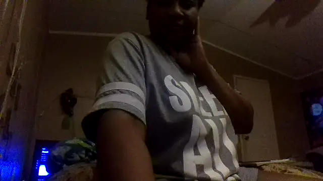 Snapshot of EbonyFetishQueen chatting on 10/14/25, 12:00 EbonyFetishQueen online show from 10/14/25, 12:00