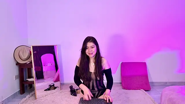 Snapshot of pink_flower_ chatting on 03/06/26, 11:12 pink flower online show from 03/06/26, 11:12