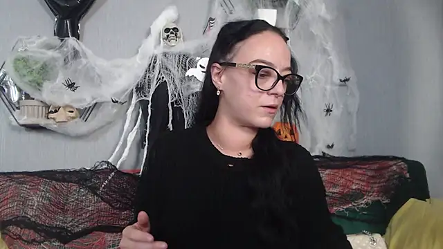 Snapshot of IzabelllNoir chatting on 10/24/25, 11:06 IzabelllNoir online show from 10/24/25, 11:06