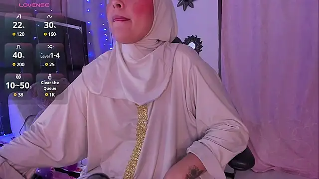 AishaAmin  online show from 01/18/25, 06:45