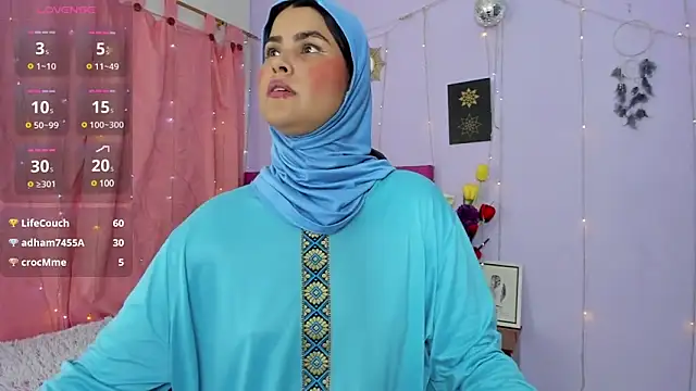 AishaAmin  online show from 01/21/25, 04:05