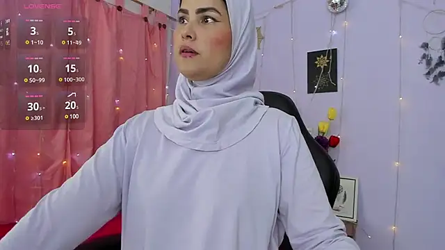 AishaAmin  online show from 01/23/25, 12:09