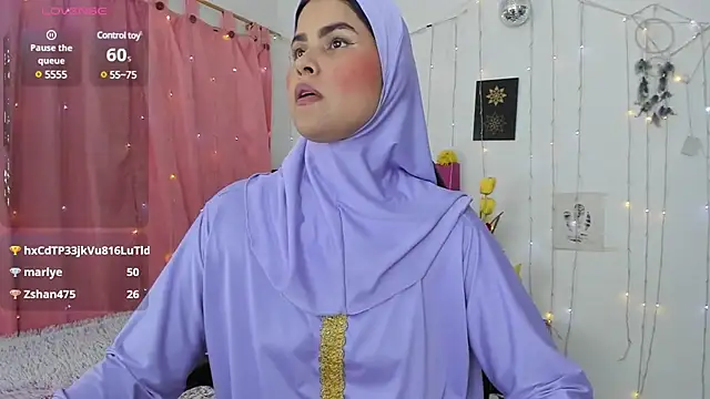 AishaAmin  online show from 02/07/25, 04:03