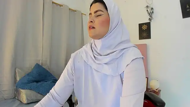 Snapshot of AishaAmin_ chatting on 06/13/26, 12:14 AishaAmin online show from 06/13/26, 12:14