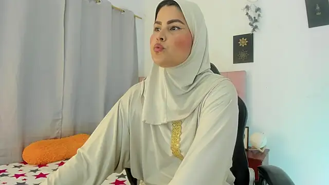 Snapshot of AishaAmin_ chatting on 06/15/26, 12:07 AishaAmin online show from 06/15/26, 12:07