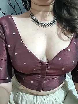 Brown Maxi online show from 02/28/25, 04:20