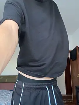 Snapshot of alexyourboy chatting on 10/28/25, 01:03 alexyourboy online show from 10/28/25, 01:03