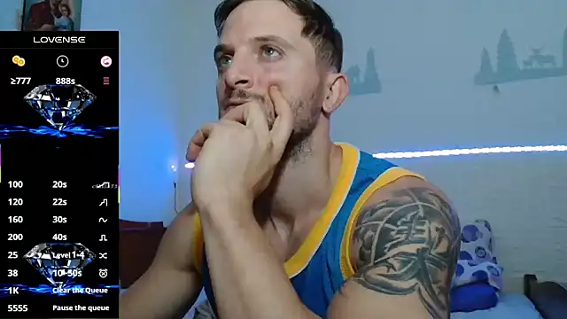 Snapshot of cuple_hoot_ chatting on 10/04/25, 03:32 cuple hoot  online show from 10/04/25, 03:32