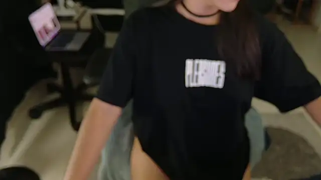 Lucy Fer5 online show from 04/06/26, 08:54