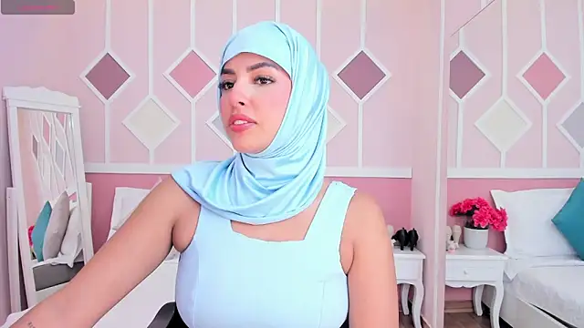 Snapshot of Lea_nahid chatting on 04/14/26, 08:15 Lea nahid online show from 04/14/26, 08:15