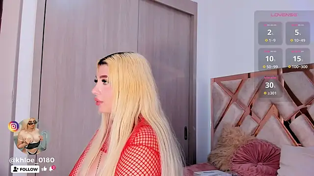 Snapshot of khloe__018 chatting on 12/20/25, 11:12 khloe 018 online show from 12/20/25, 11:12