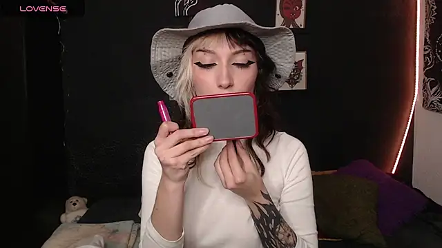 niakat  online show from 09/16/25, 01:17