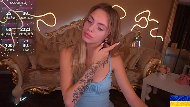 ChloeBrightt online show from 10/02/25, 08:05
